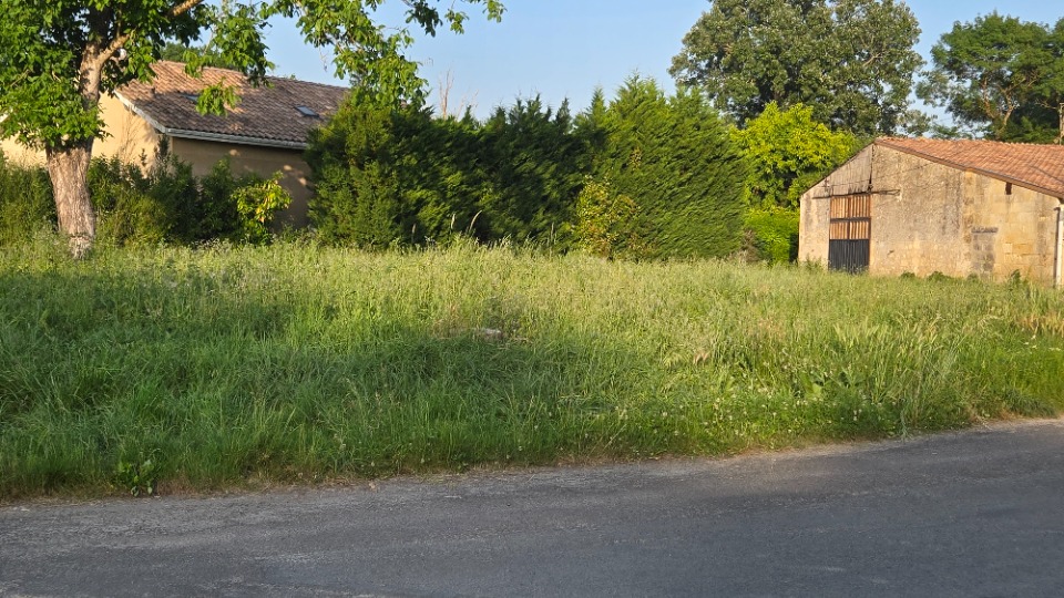 Terrain à bâtir à Peujard (33240)