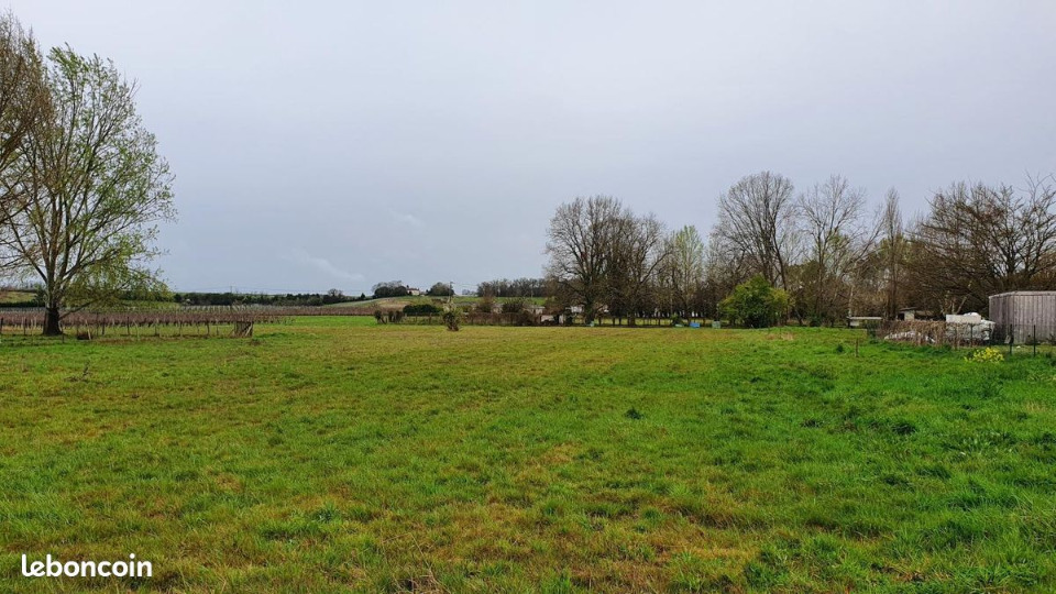 Terrain à bâtir à Béguey (33410)