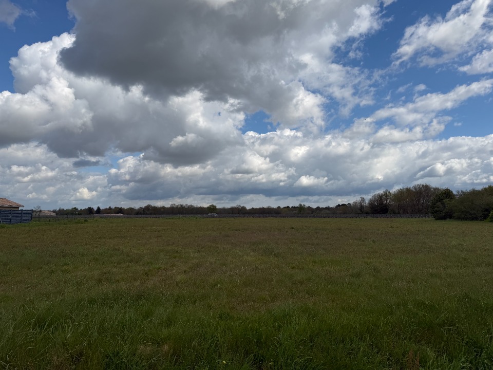Terrain à bâtir à Romagne (33760)