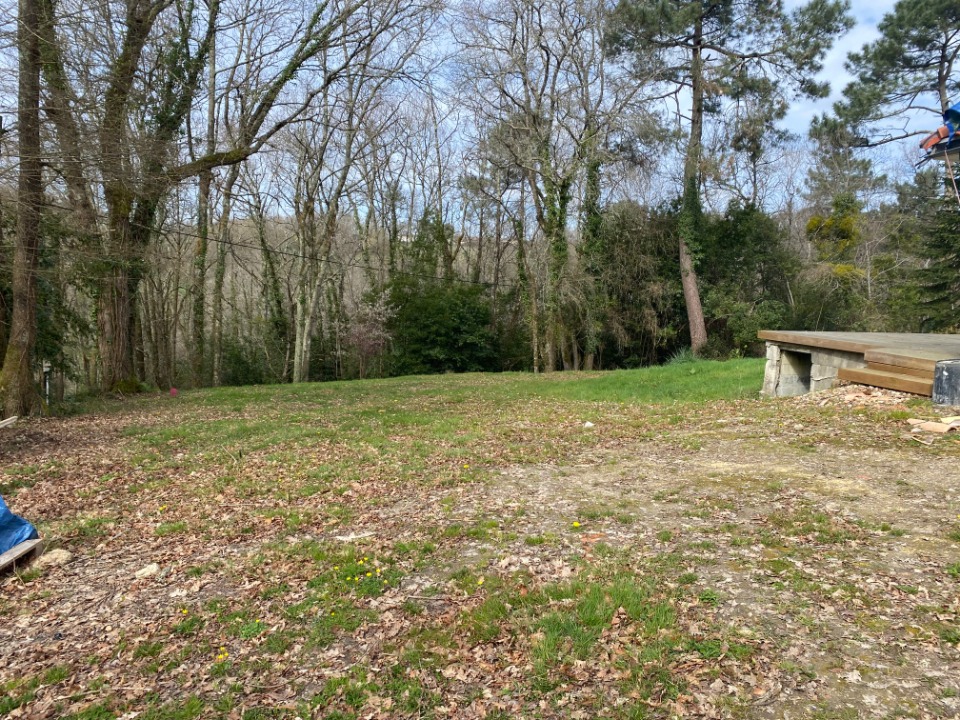 Terrain à bâtir à Saint-Yzan-de-Soudiac (33920)