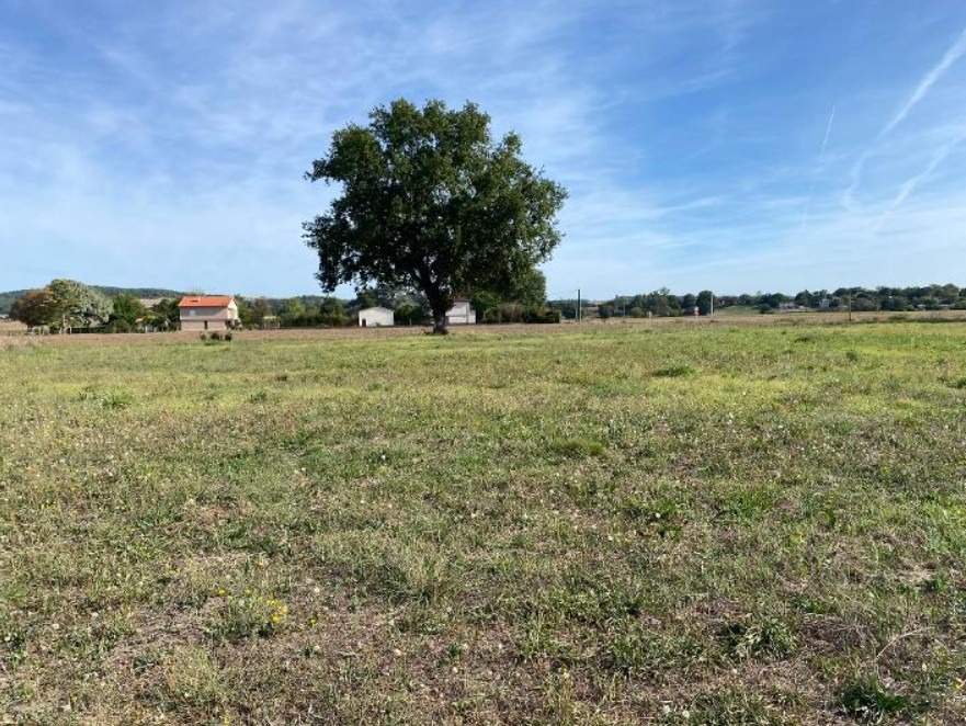 Terrain à bâtir à Bioule (82800)