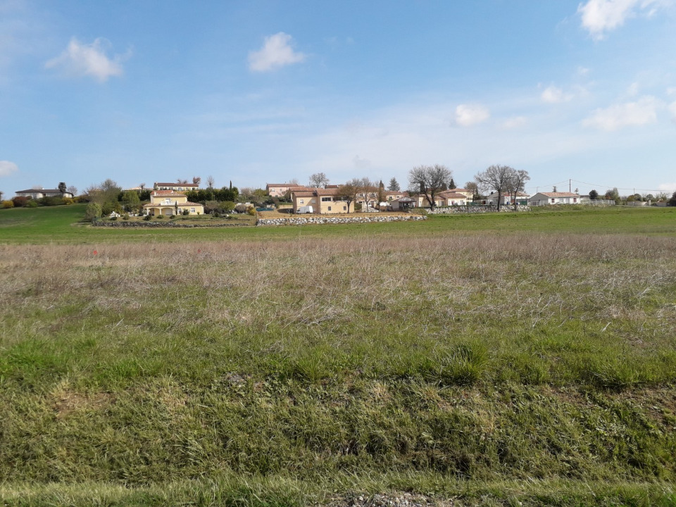 Terrain à bâtir à Saint-Germain-des-Prés (81700)