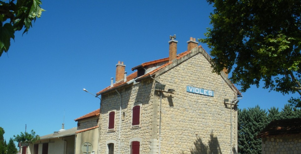 Terrain à bâtir à Violès (84150)