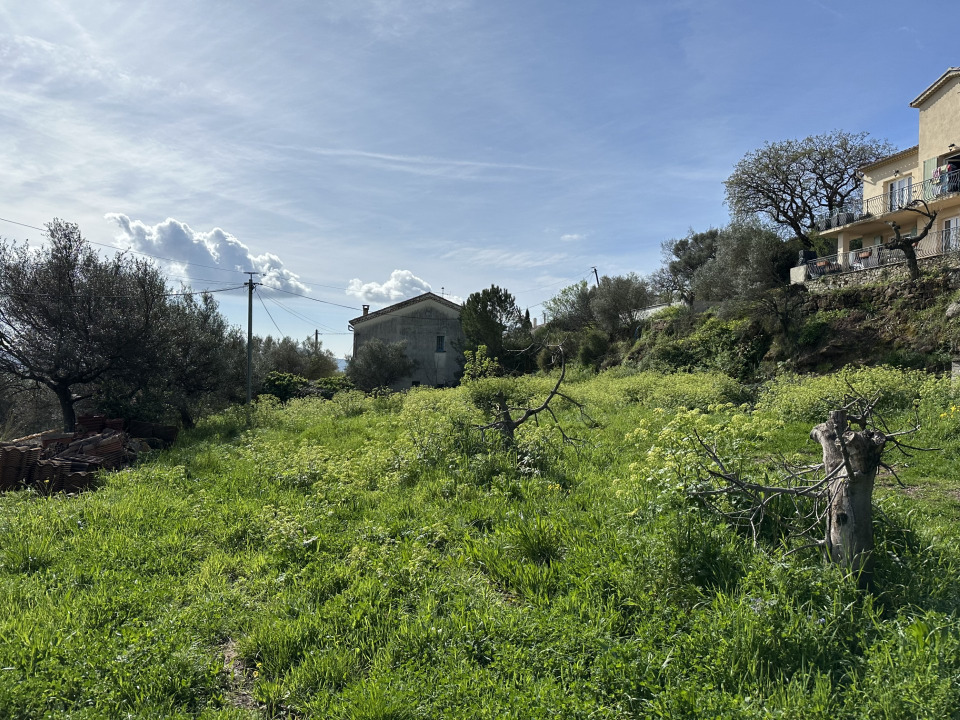 Maison &agrave; construire &agrave; Solliès-Ville (83210)