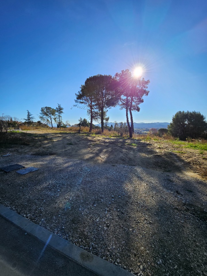 Terrain à bâtir à Cadenet (84160)