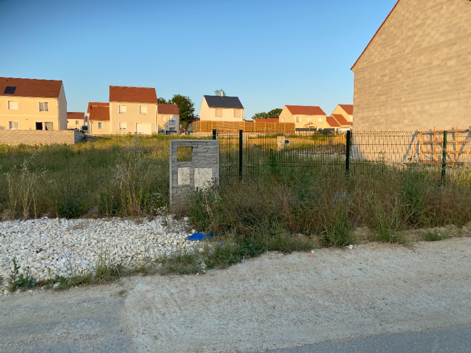 Terrain à bâtir à Marles-en-Brie (77610)