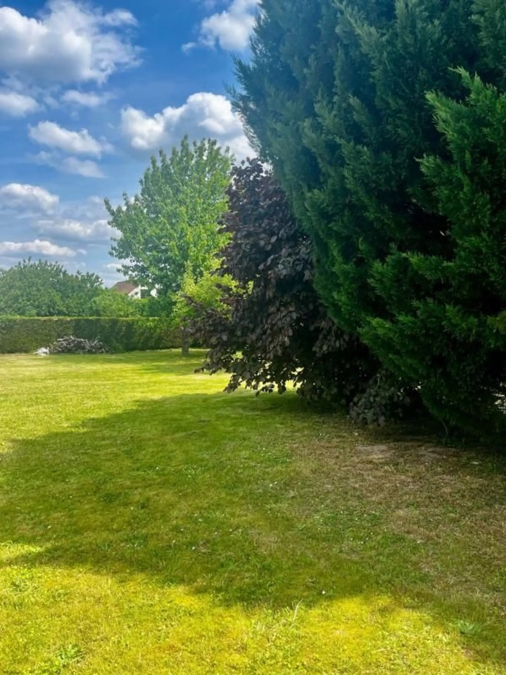 Terrain à bâtir à Sains-en-Amiénois (80680)