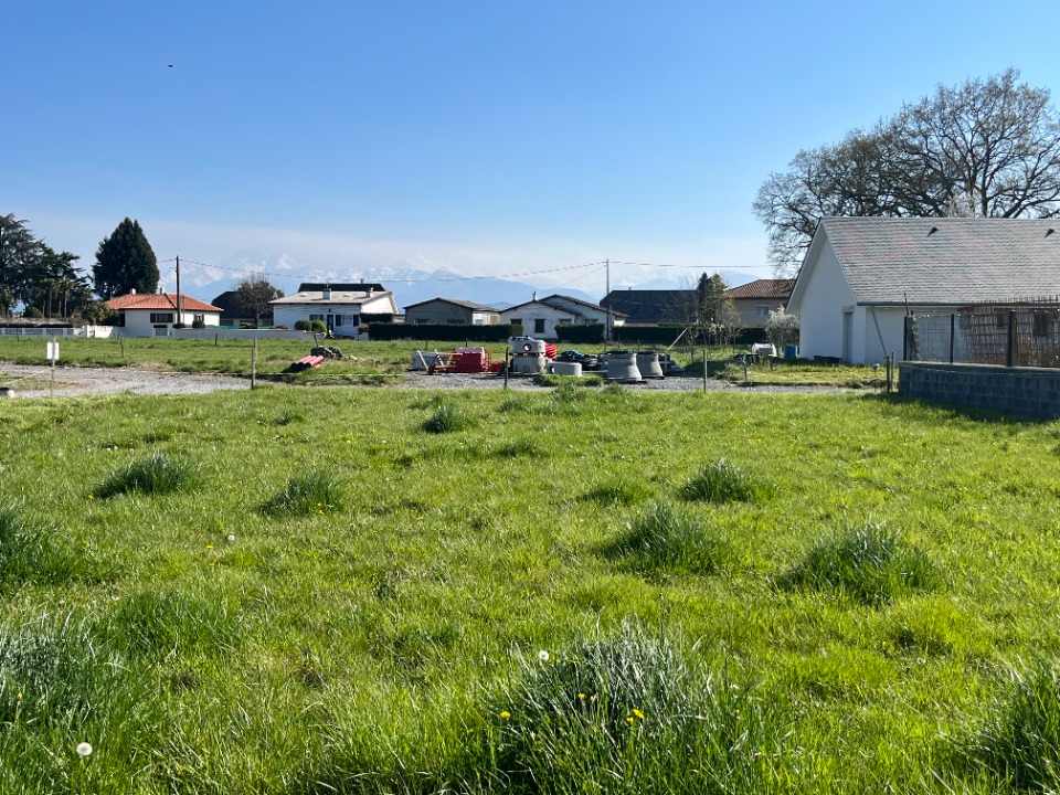 Terrain à bâtir à Azereix (65380)
