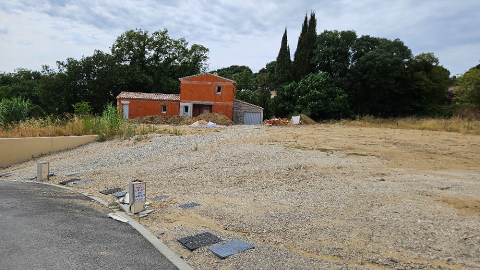 Terrain à bâtir à Cadenet (84160)