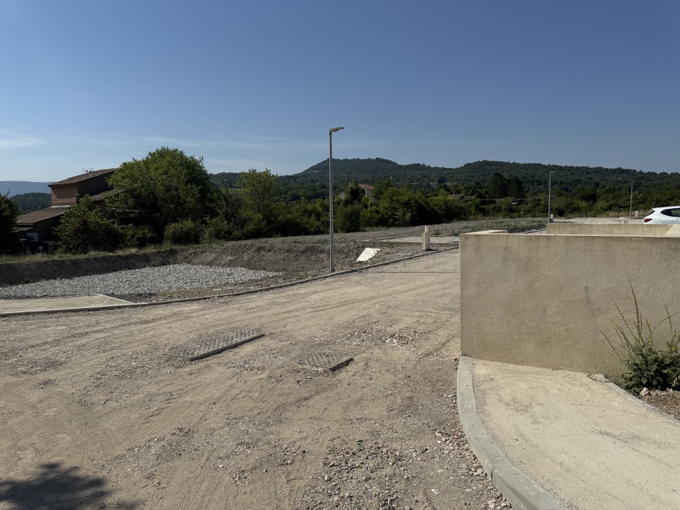 Terrain à bâtir à Mormoiron (84570)