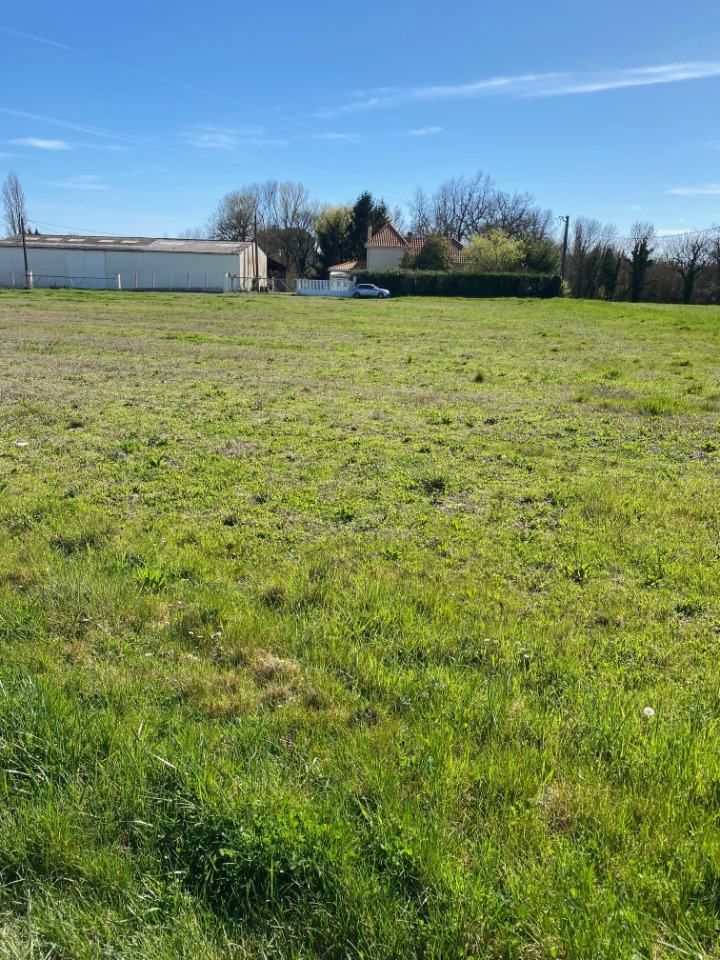 Programme immobilier neuf PS1824056 - Terrain/Terre - Cars