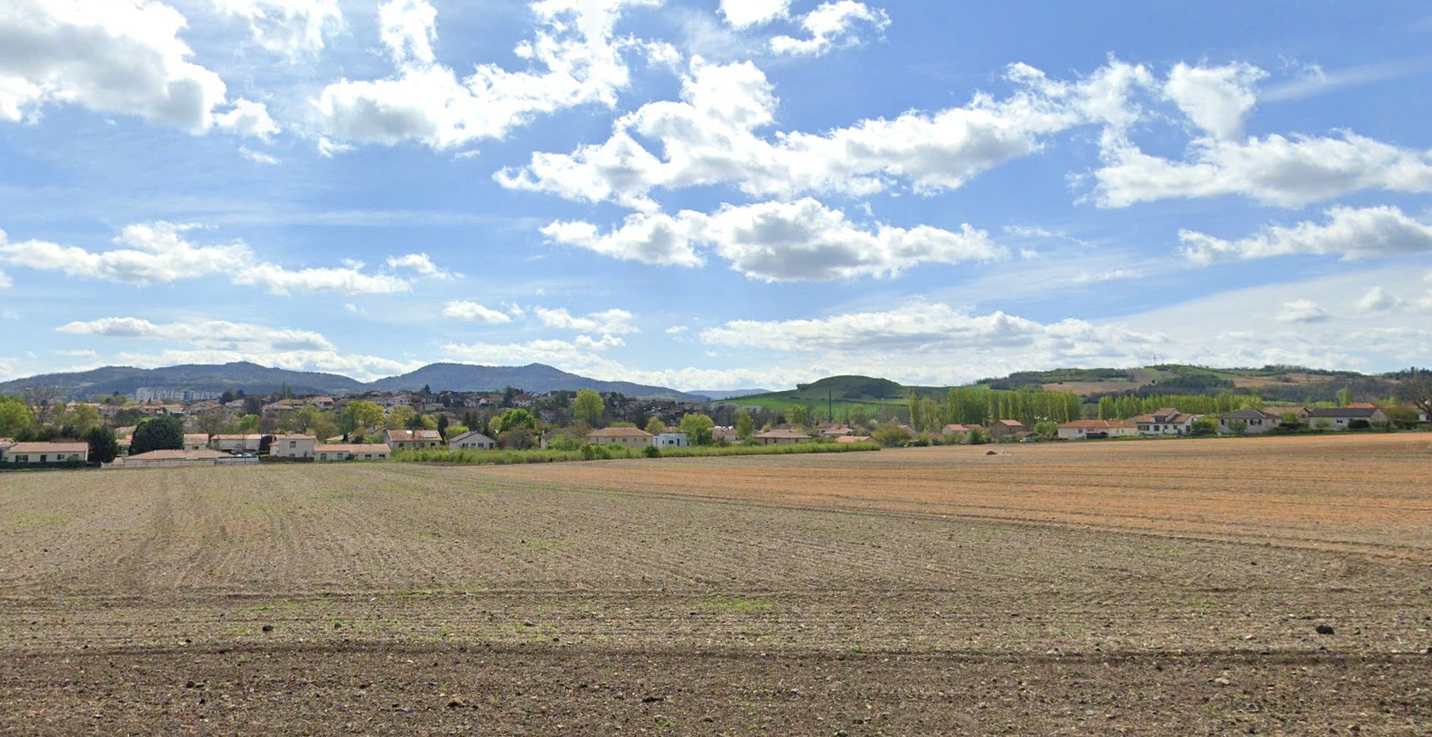 Terrain prêt à bâtir au Cendre  –  L'opportunité de réaliser votre projet immobilier !
