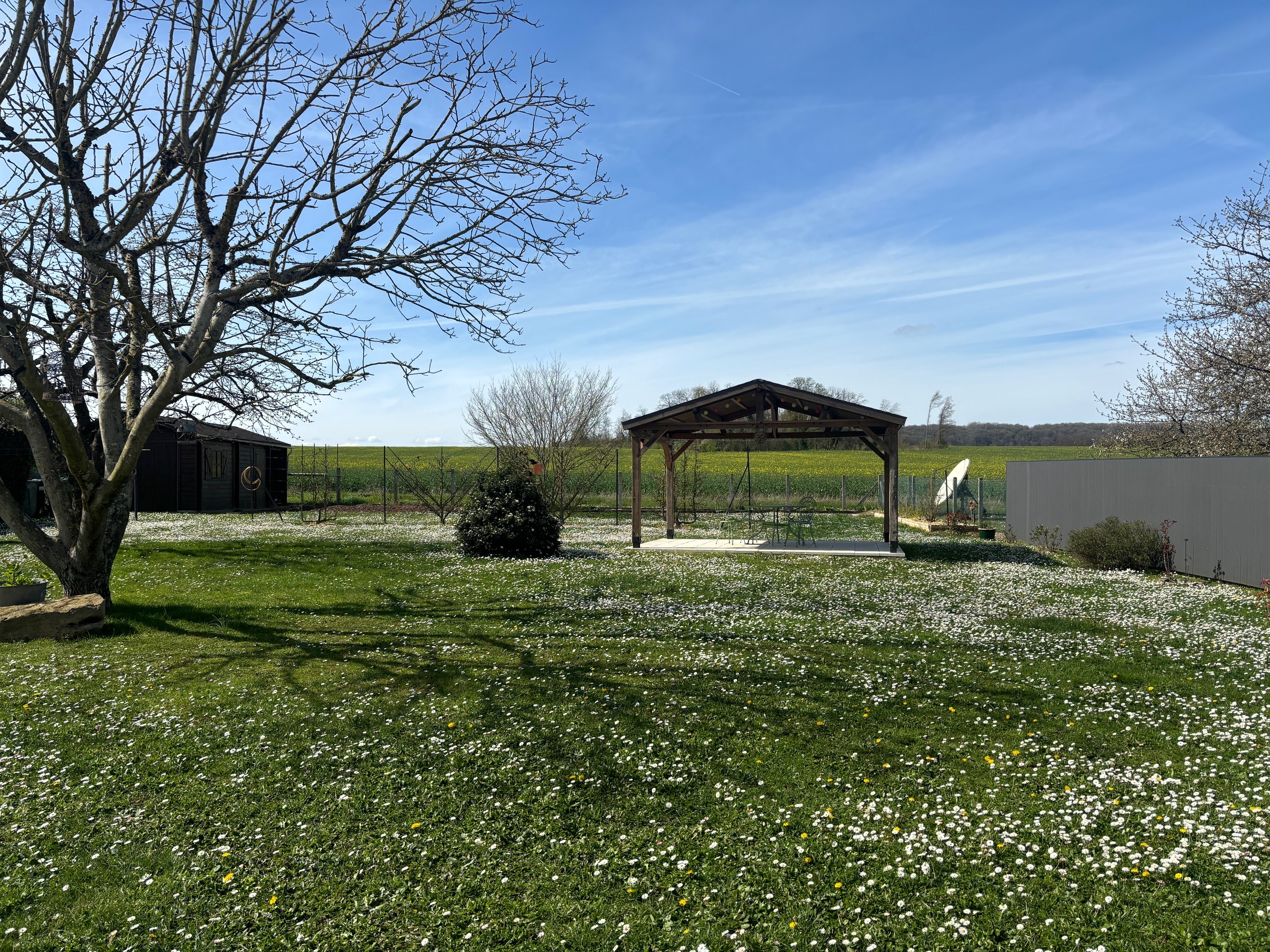 terrain à vendre de 0m2 disponible à Villeneuve-le-Comte