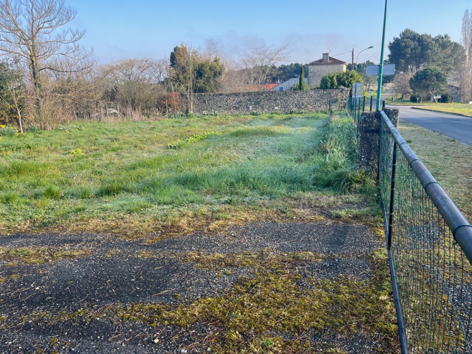 Parcelle de terrain à batir de 1400m2 à Noaillac (33190)