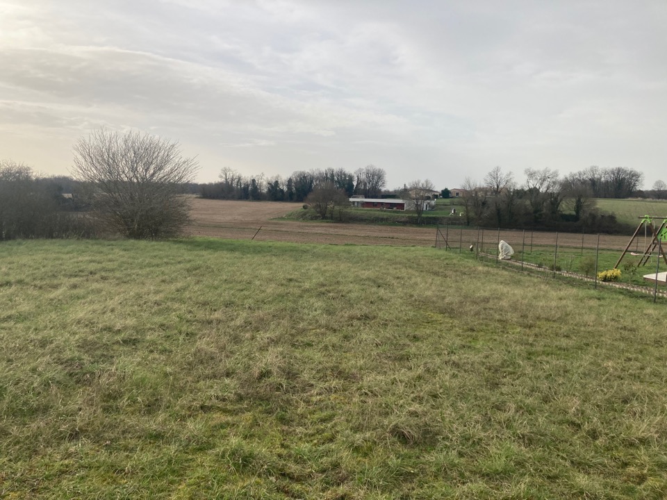 Superbe terrain à construire viabilisé de 789m2 disponible à Jonzac (17500)