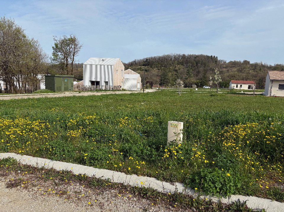 Sublime terrain à batir viabilisé de 570m2 en vente à Angoulême