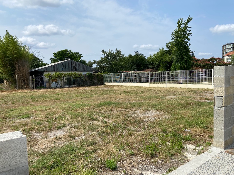 Charmant terrain constructible viabilisé en vente à Mérignac (33700)