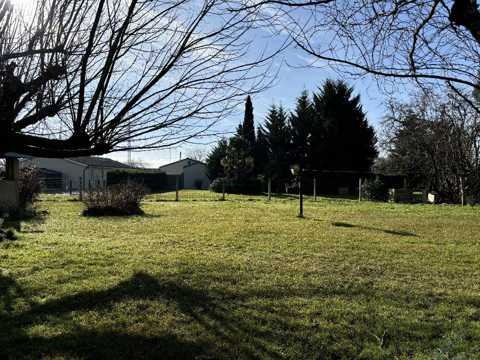 terrain de 860m2 disponible à Cissac-Médoc