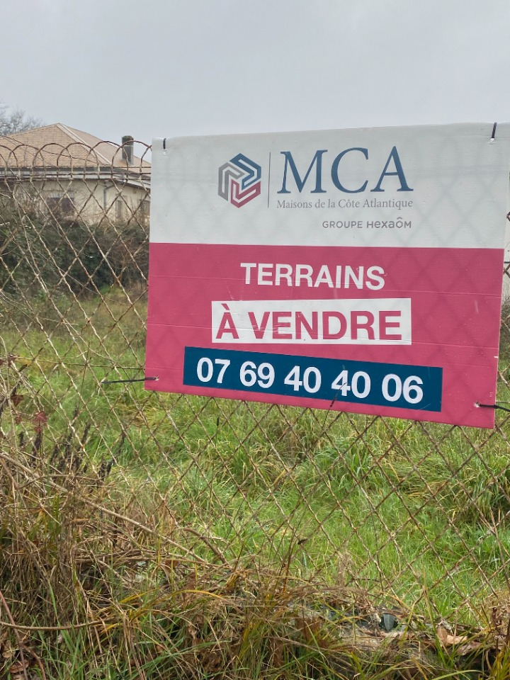 terrain à vendre de 500m2 disponible à Ludon-Médoc