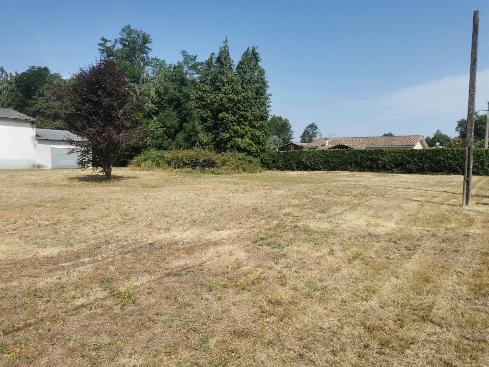 terrain à construire de 477m2 disponible à Saint-Symphorien (33113)