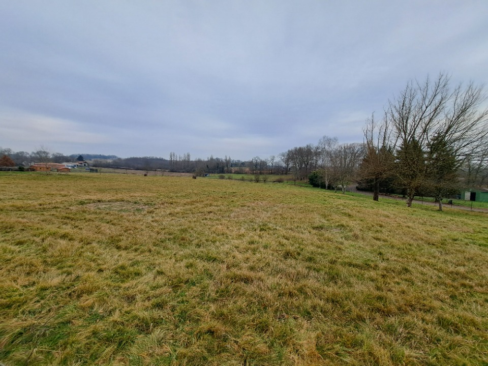 Magnifique terrain à construire à Pineuilh