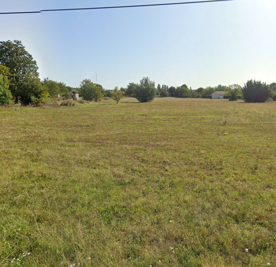 terrain constructible de 879m2 en vente à Bergerac
