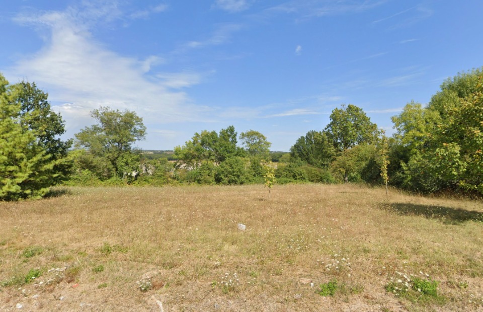 Ravissant terrain de 1050m2 à Monmadalès