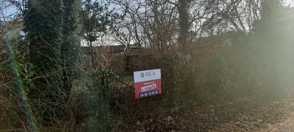 Charmant terrain à batir viabilisé de 340m2 en vente à Biganos