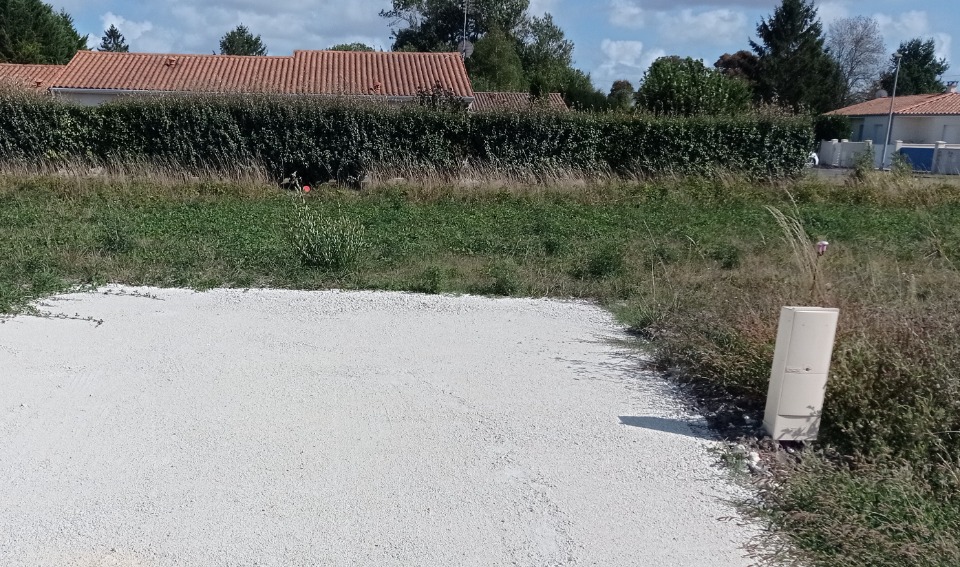 terrain à vendre viabilisé de 483m2 à Le Chay (17600)