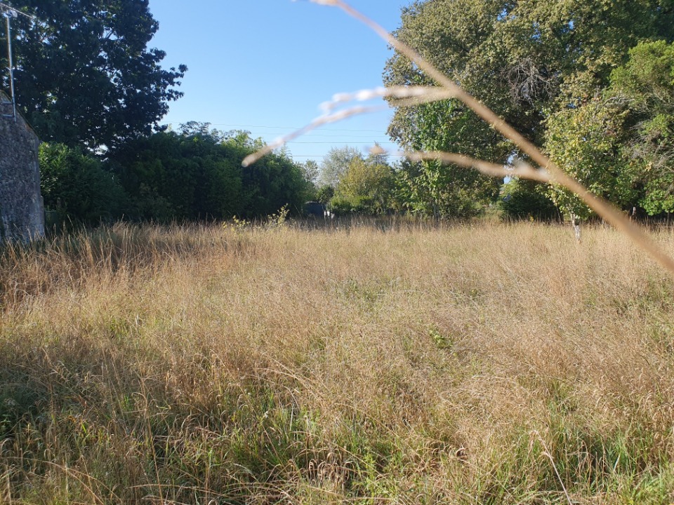terrain constructible viabilisé de 850m2 à Cézac