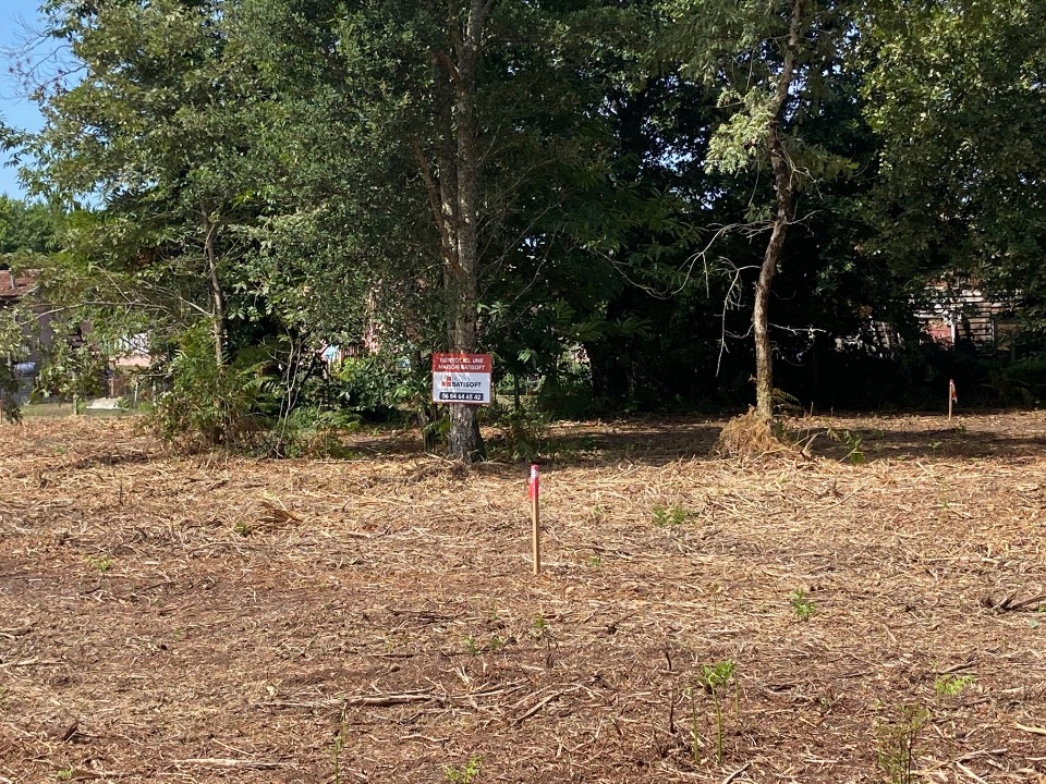 Très beau terrain constructible viabilisé de 250m2 à Mimizan (40200)