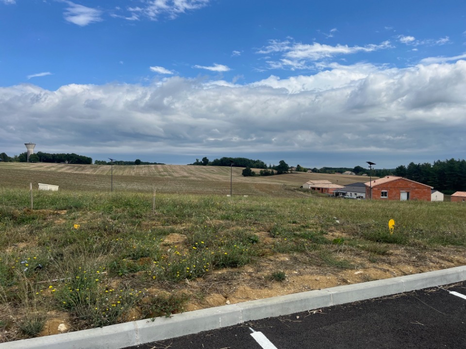 terrain constructible de 554m2 à Agen