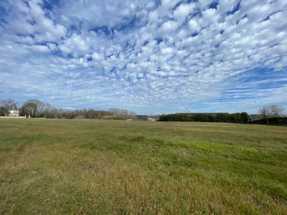 Parcelle de terrain à construire de 700m2 en vente à Podensac