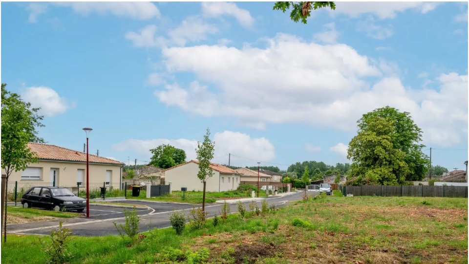 terrain de 400m2 en vente à Portets