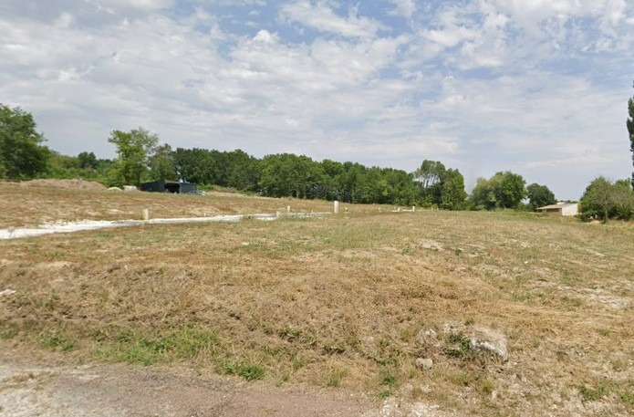 terrain constructible de 607m2 en vente à Boisredon (17150)