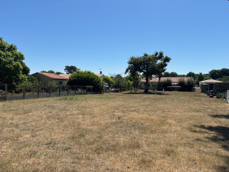 Ravissant terrain à vendre viabilisé disponible à Lesparre-Médoc
