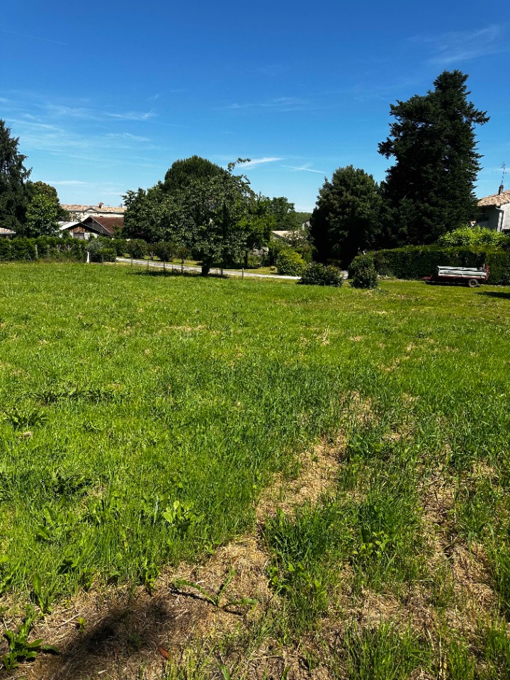Joli terrain à vendre à Génissac (33420)