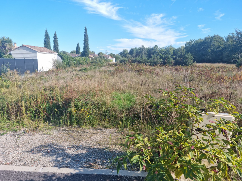 terrain constructible viabilisé de 763m2 à Carcans