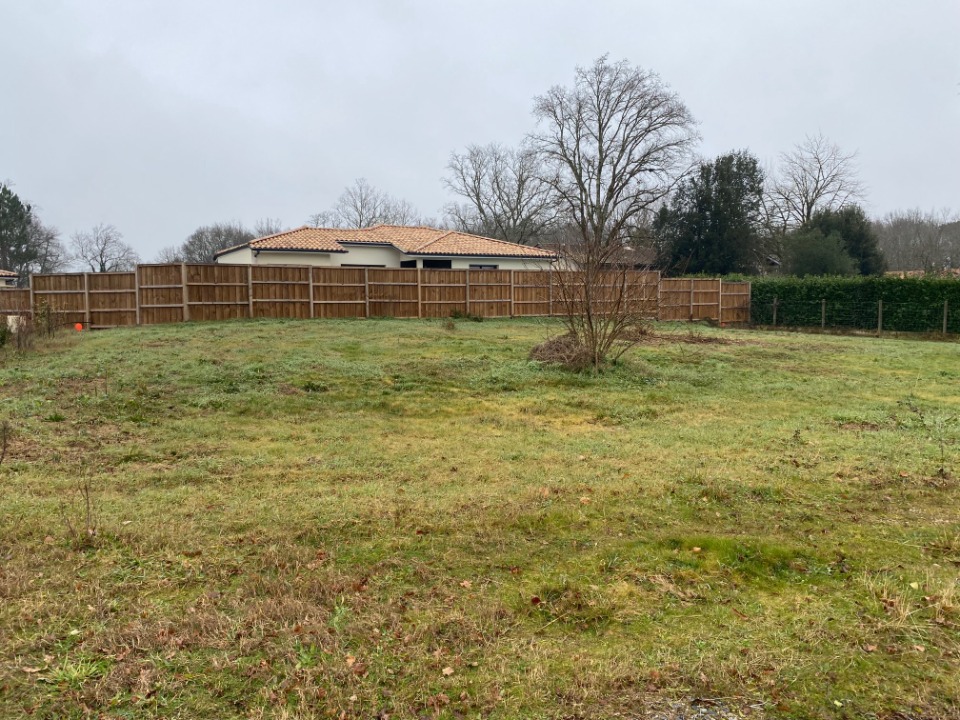 Parcelle de terrain à vendre viabilisé de 500m2 à Castelnau-de-Médoc (33480)