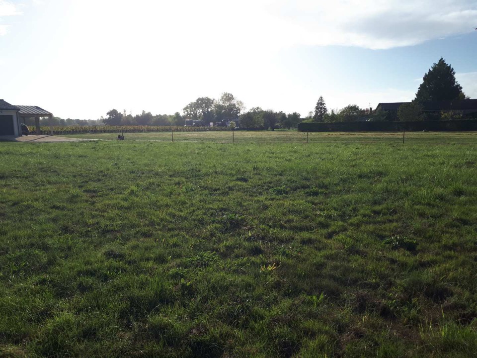 terrain à batir disponible à Capian