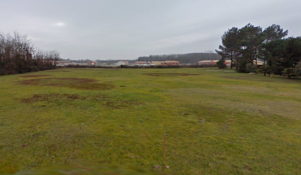 Beau terrain constructible de 650m2 à Podensac (33720)