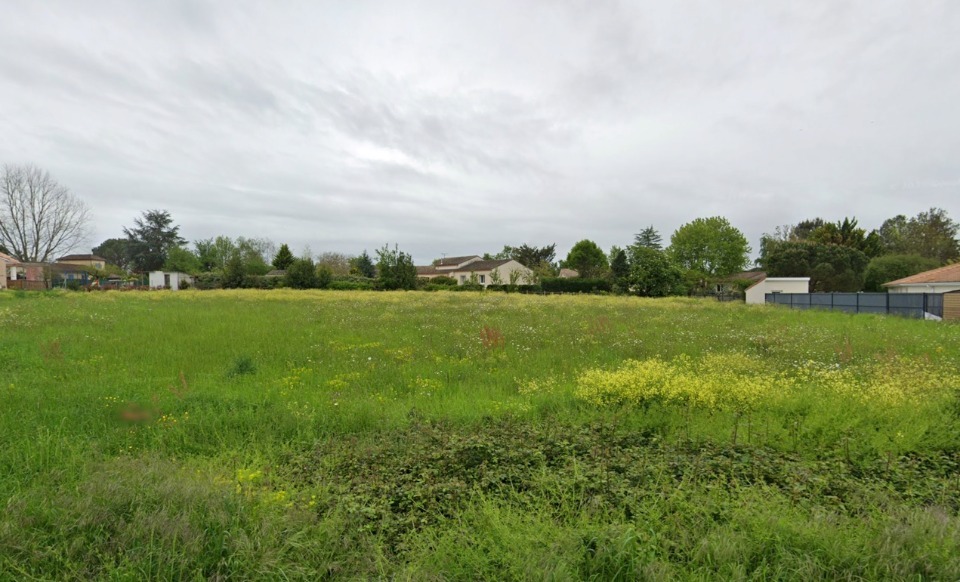 Très beau terrain constructible viabilisé de 900m2 disponible à Beaupuy (47200)