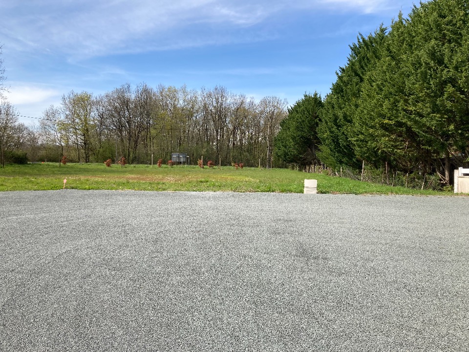 Joli terrain à batir viabilisé en vente à Saintes (17100)