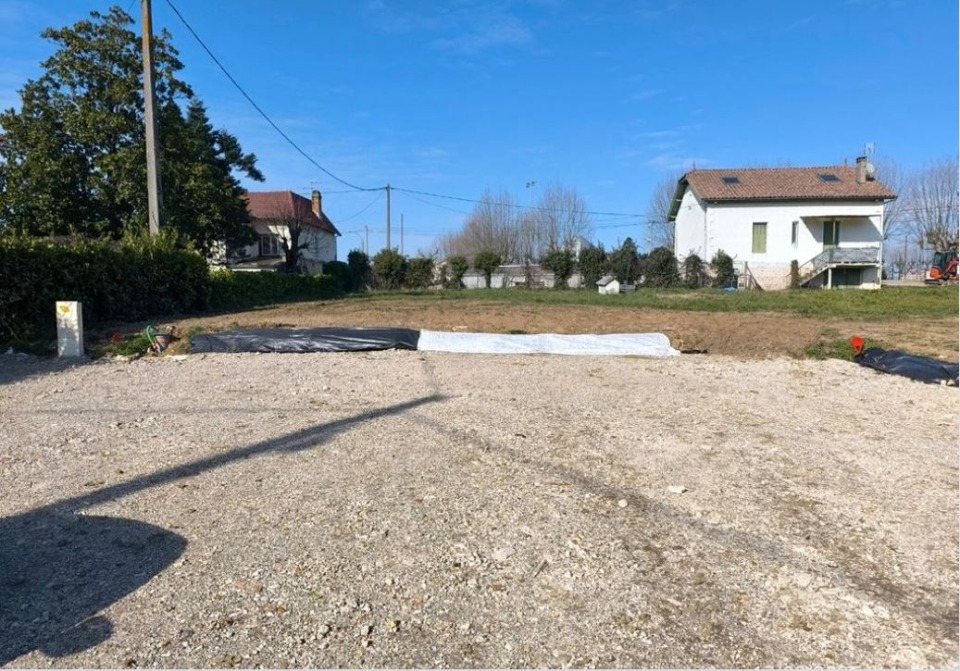 terrain constructible viabilisé disponible à Sainte-Livrade-sur-Lot