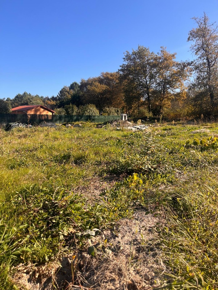 Superbe terrain à batir viabilisé de 1400m2 à Saint-Caprais-de-Bordeaux (33880)