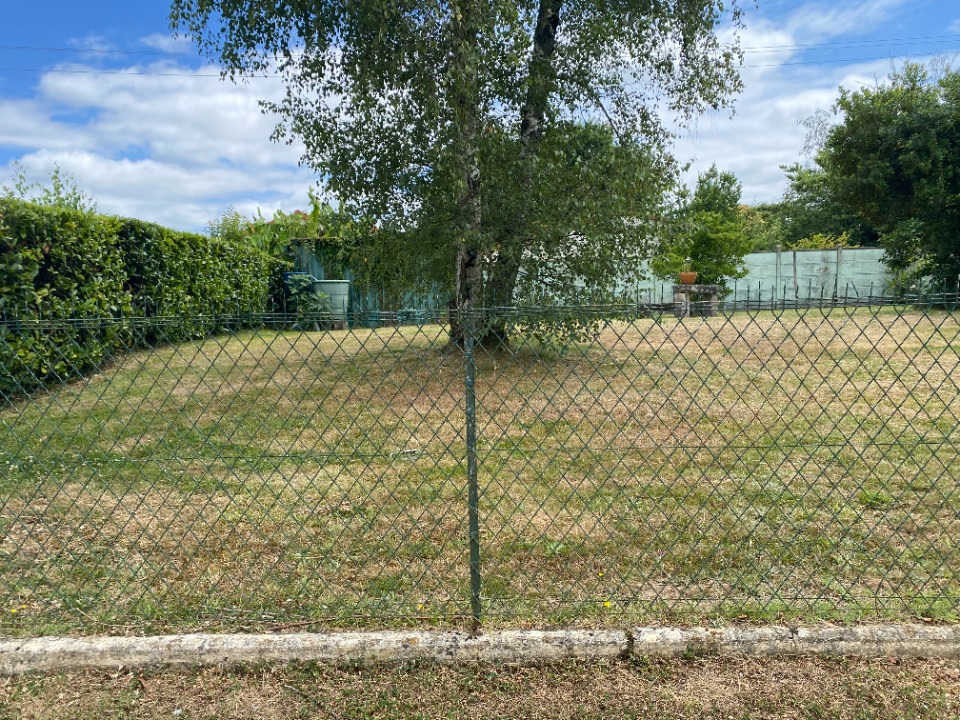 Beau terrain à vendre viabilisé en vente à Madirac (33670)