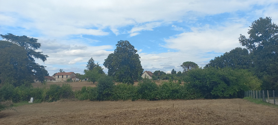 terrain viabilisé de 1327m2 en vente à Montpon-Ménestérol (24700)