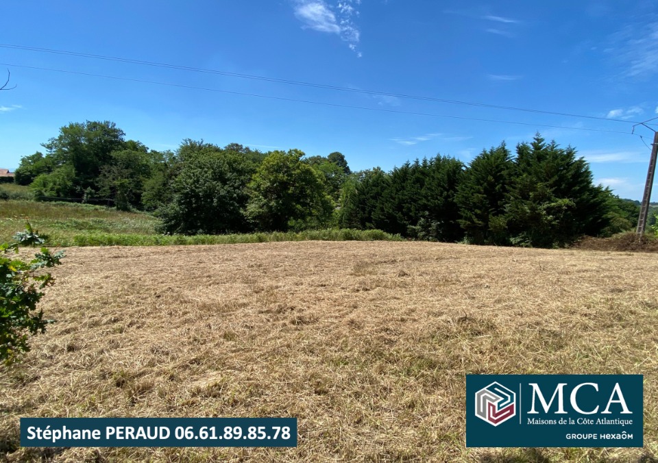 Ravissant terrain constructible viabilisé de 1754m2 à Sames