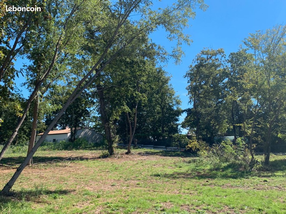 terrain à vendre viabilisé de 449m2 disponible à Les Mathes