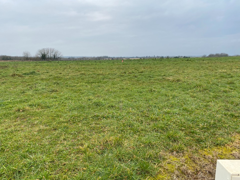 terrain constructible viabilisé en vente à Le Mung